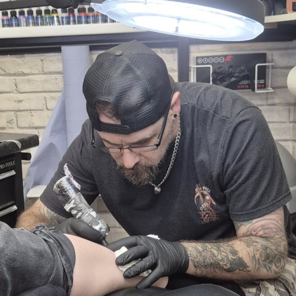Steve of Fear Ink Tattoo working at Twilight Zone